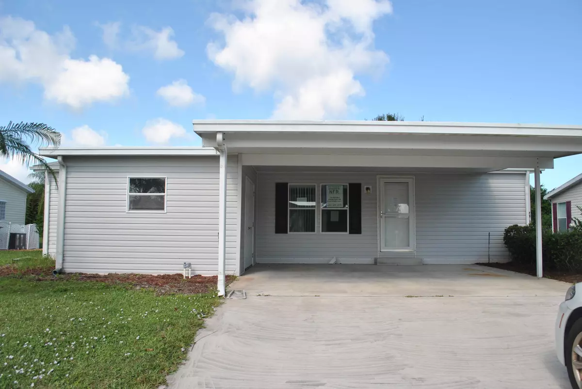 Port Saint Lucie, FL 34952,7813 Horned Lark CIR