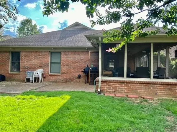 Cordova, TN 38016,1506 APPLINGWOOD CV S