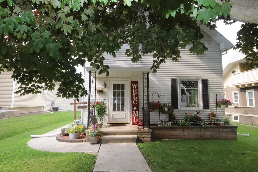 1904 Wisconsin Ave, New Holstein, WI 53061