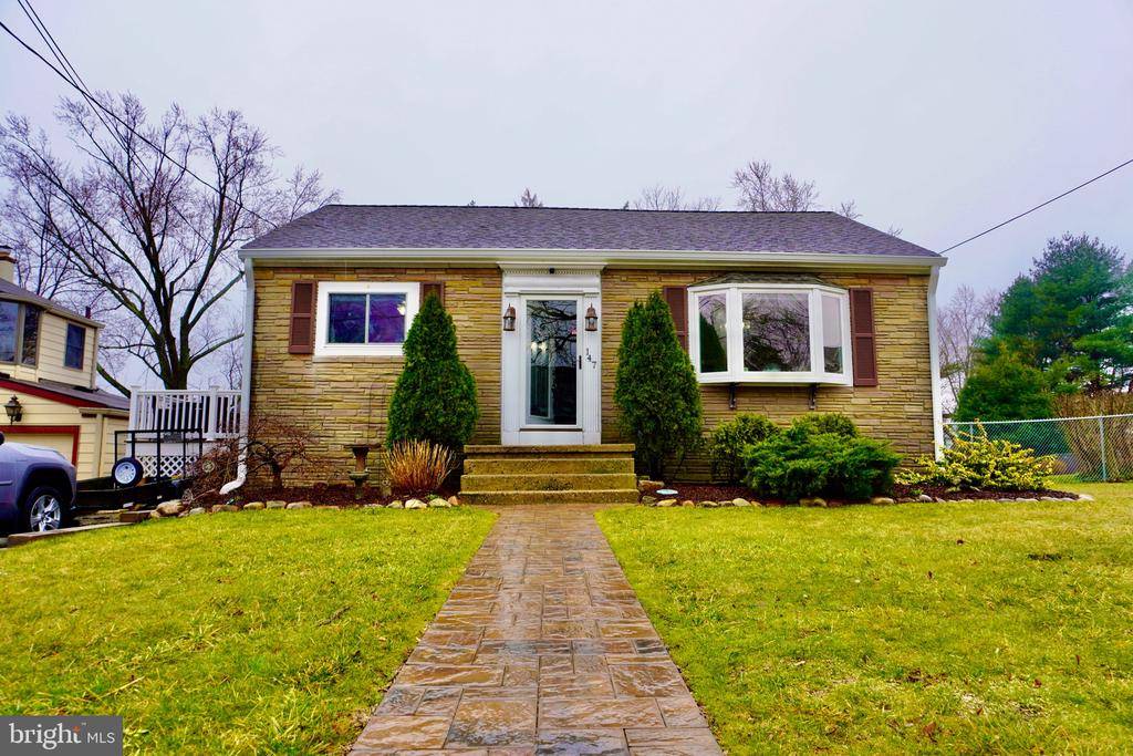 147 DANCER DR, Trenton, NJ 08610