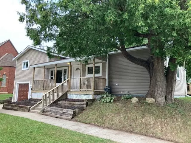 Cambria, WI 53923-8838,216 Scott St