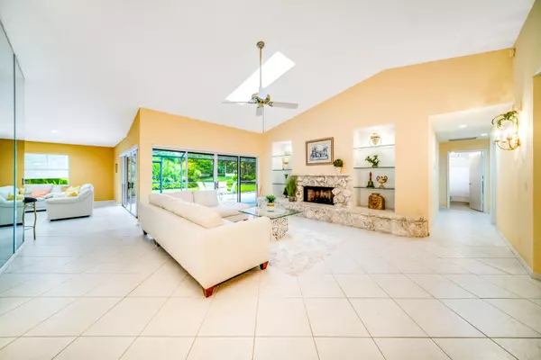 Jupiter, FL 33458,5882 Stonewood CT