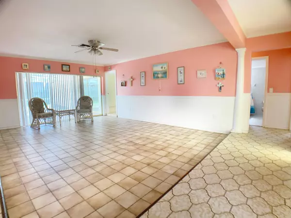 Miramar, FL 33023,6768 Petunia DR