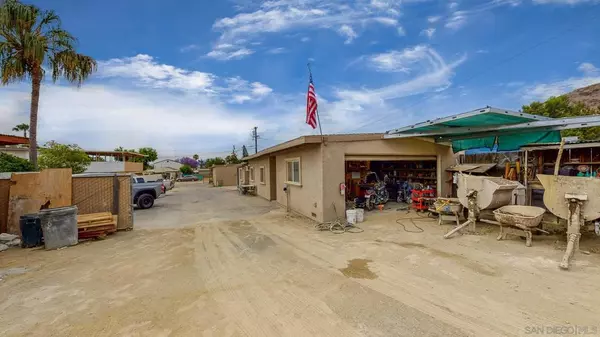 Lakeside, CA 92040,12030 Short St