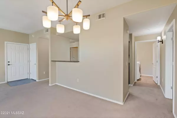 Tucson, AZ 85718,2550 E River Road #15305