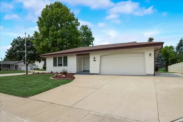 Oak Creek, WI 53154,6875 S Highfield Dr