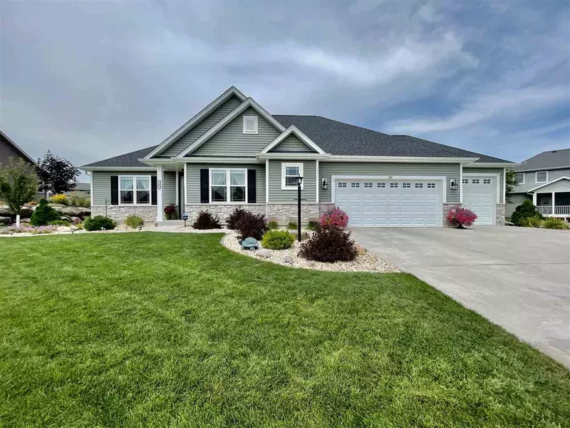 308 Oriole Ln, Cambridge, WI 53523