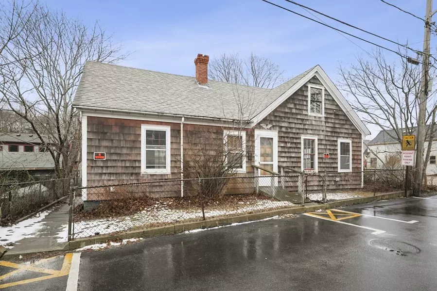 24 Standish Street, Provincetown, MA 02657