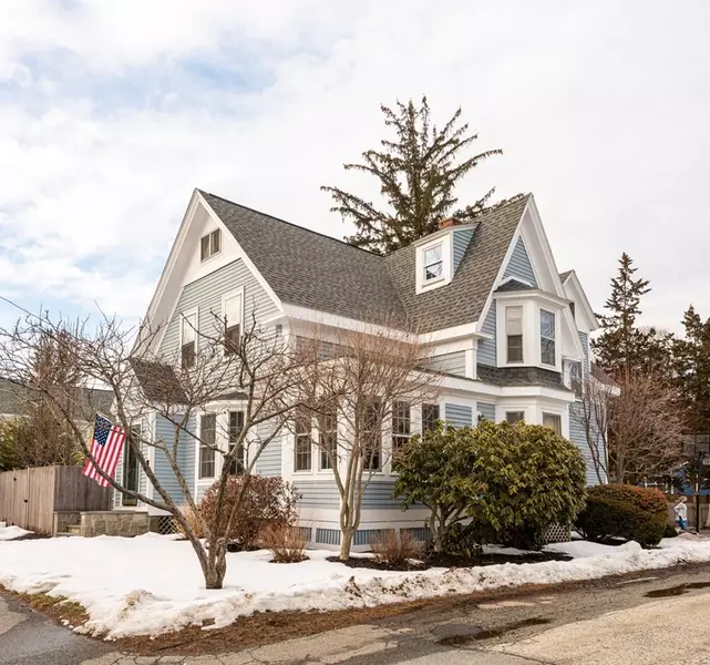 119 Asbury Street, Hamilton, MA 01982