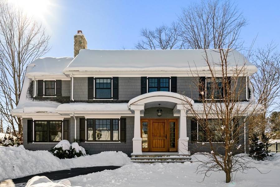 16 Pine St, Wellesley, MA 02481