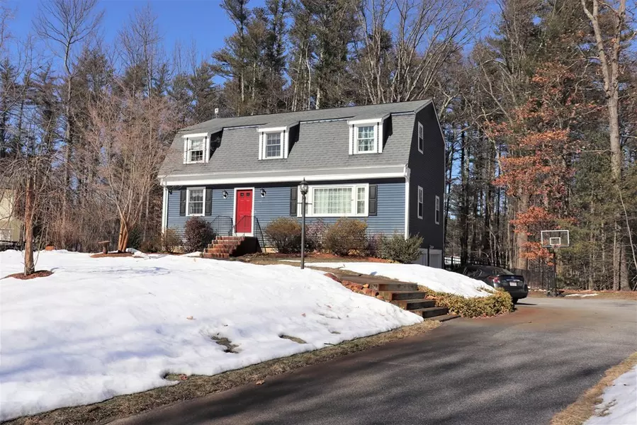 61 Peabody Dr, Stow, MA 01775