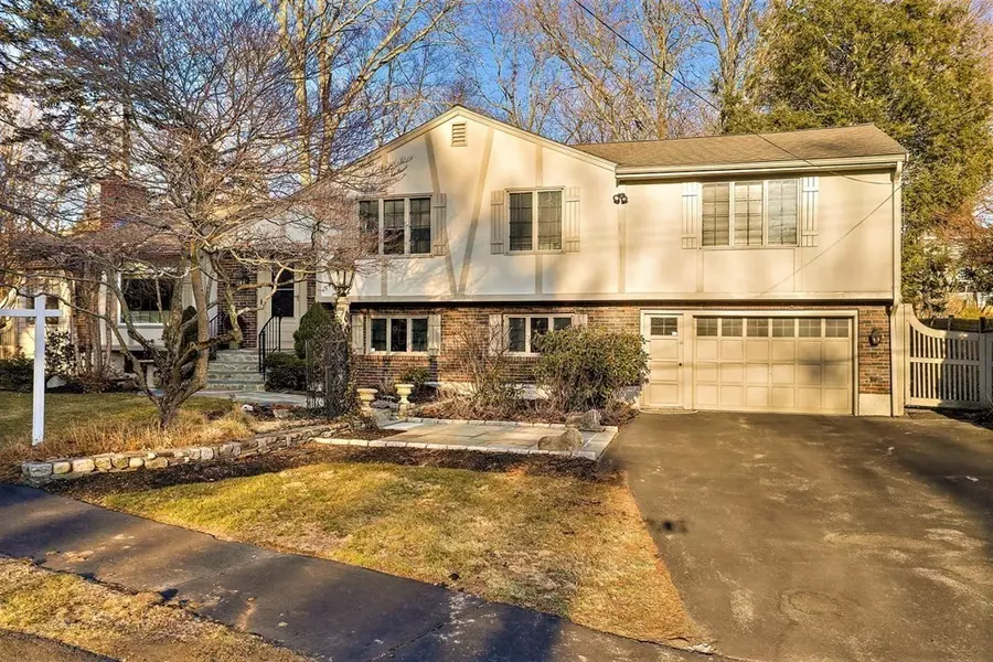 55 Volk Rd, Dedham, MA 02026