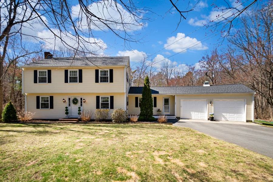 105 Hillside Rd, North Andover, MA 01845