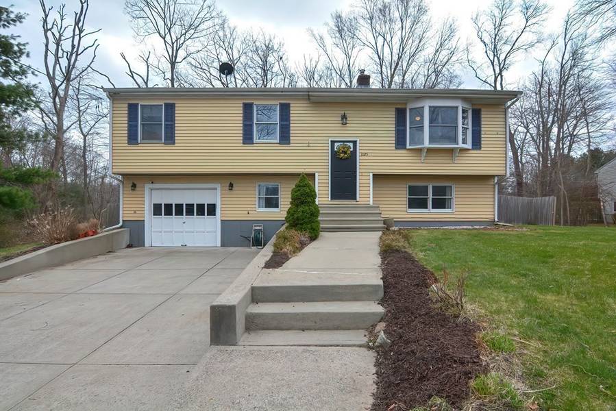 1125 Taunton Ave, Seekonk, MA 02771