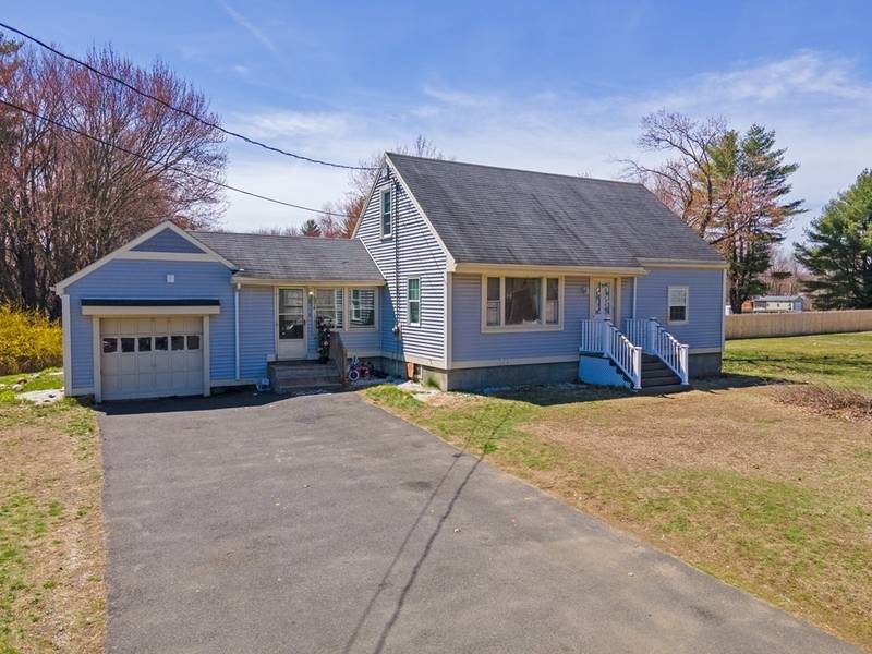 80 Pleasant St, Granby, MA 01033