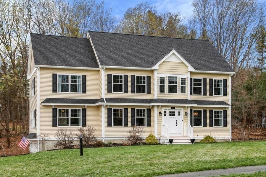 2 Palmer Ln, Georgetown, MA 01833