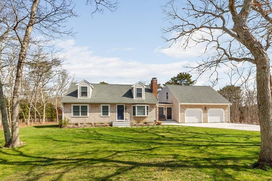 17 Tower Ridge Rd, Oak Bluffs, MA 02557