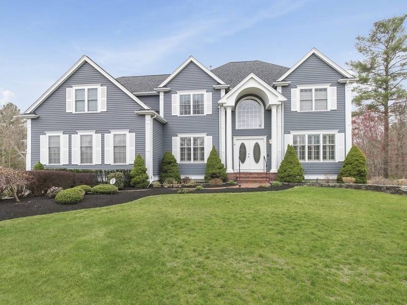 39 Concerto Court, Easton, MA 02356