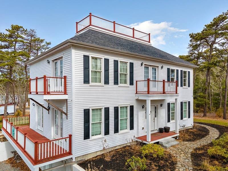 5 Sages Way, Oak Bluffs, MA 02557