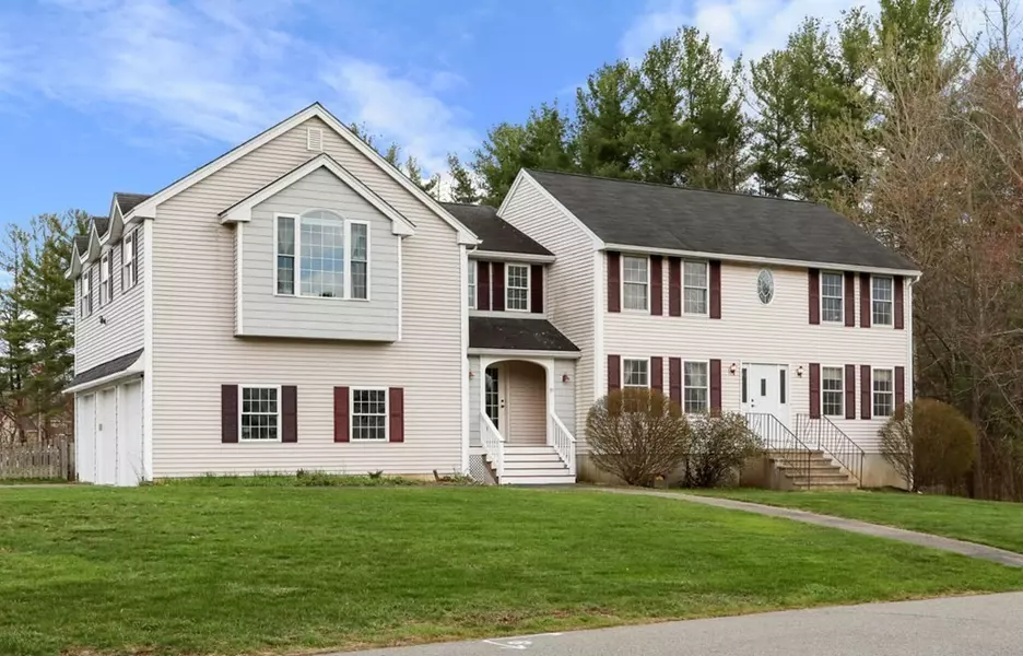 19 Noyes Ln, Merrimac, MA 01860