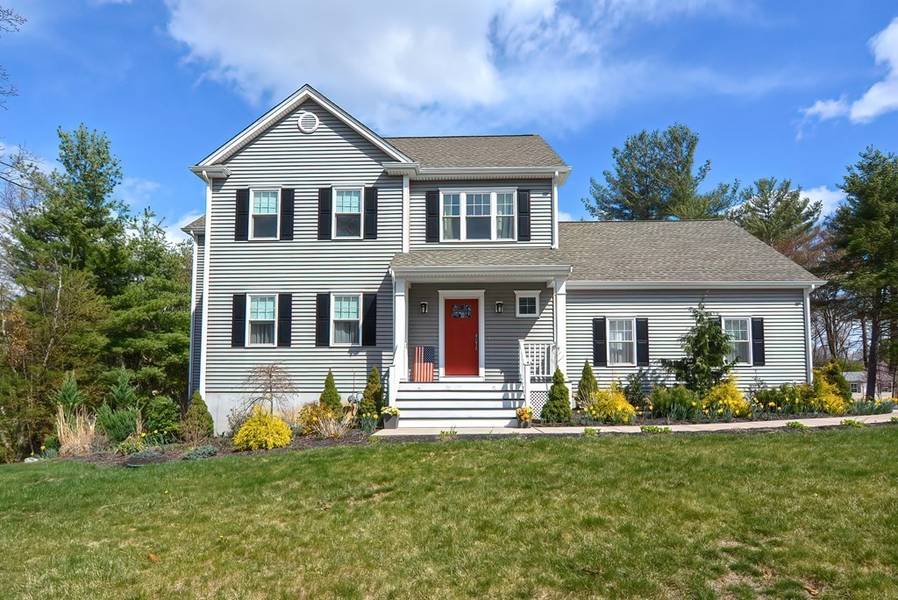 14 Meadow Ln, Blackstone, MA 01504