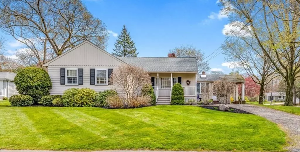 17 Briarwood Road, Holbrook, MA 02343