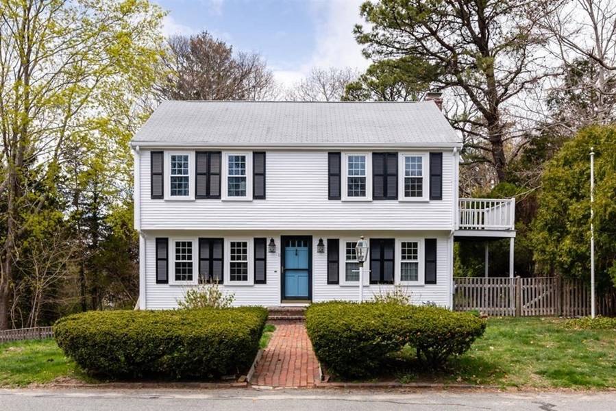 11 Sunrise Ave, Plymouth, MA 02360