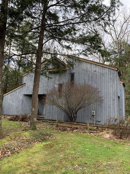 157 Linseed Road, Hatfield, MA 01088