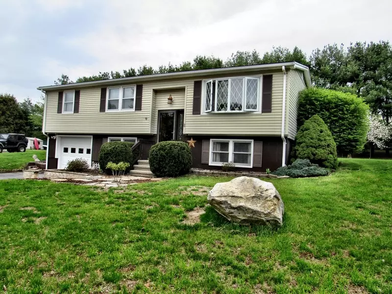 11 Laurel Dr, Ware, MA 01082