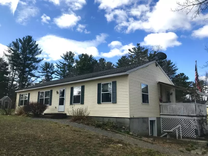 3 Snow St, Hanson, MA 02341