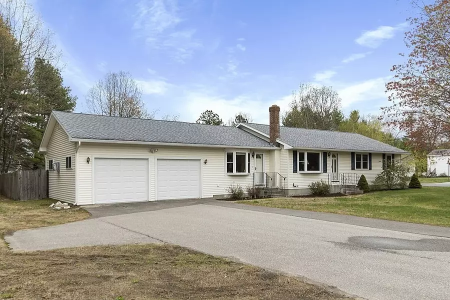 44 Hazen Rd, Bedford, NH 03110