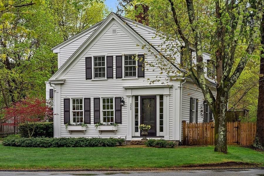 228 Elm St, Duxbury, MA 02332