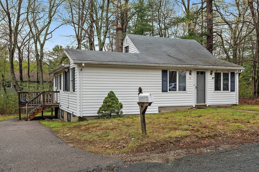 10 Leon Road, Holbrook, MA 02343