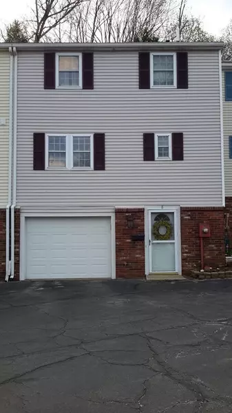 8 Warebrook Vlg, Ware, MA 01082