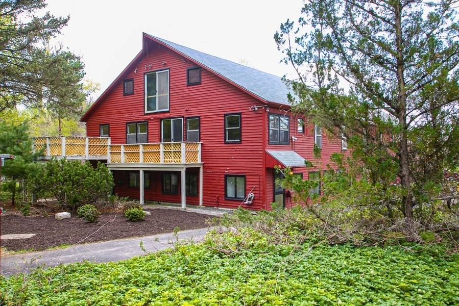 197 Pantry Road, Hatfield, MA 01038