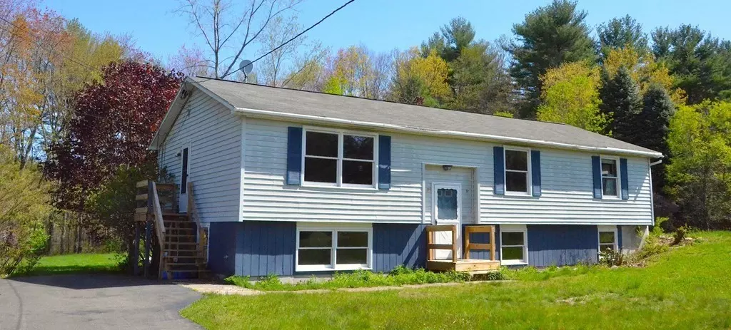 692 George Hannum Rd, Belchertown, MA 01007