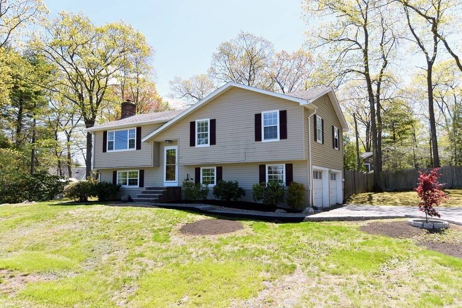 12 Noble Hill Rd, Beverly, MA 01915