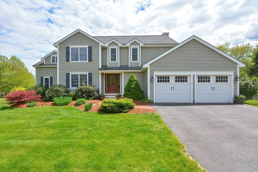 17 Victoria Ln, Rehoboth, MA 02769