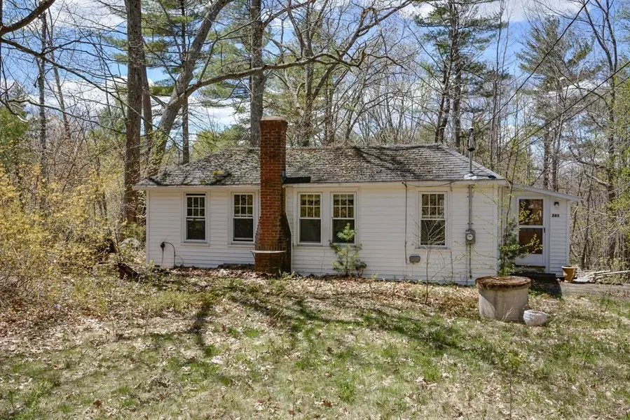 285 Lake Rd, Ashburnham, MA 01430