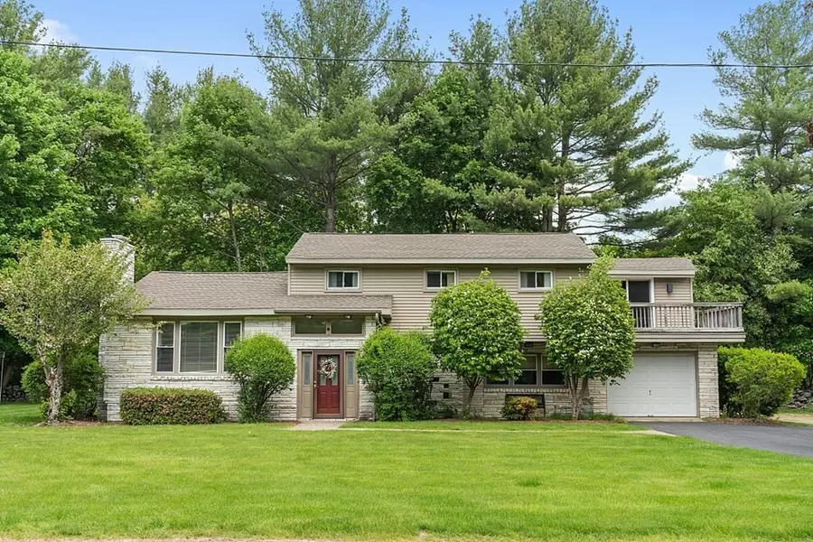 5 Moat Rd, Sterling, MA 01564