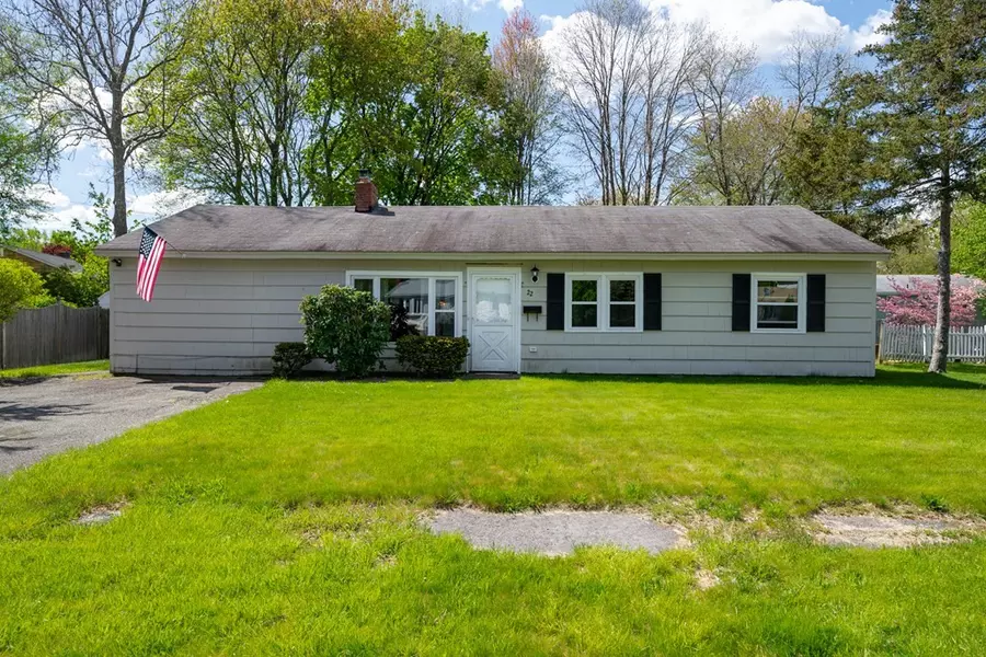 22 Hillsdale Rd, Holbrook, MA 02343