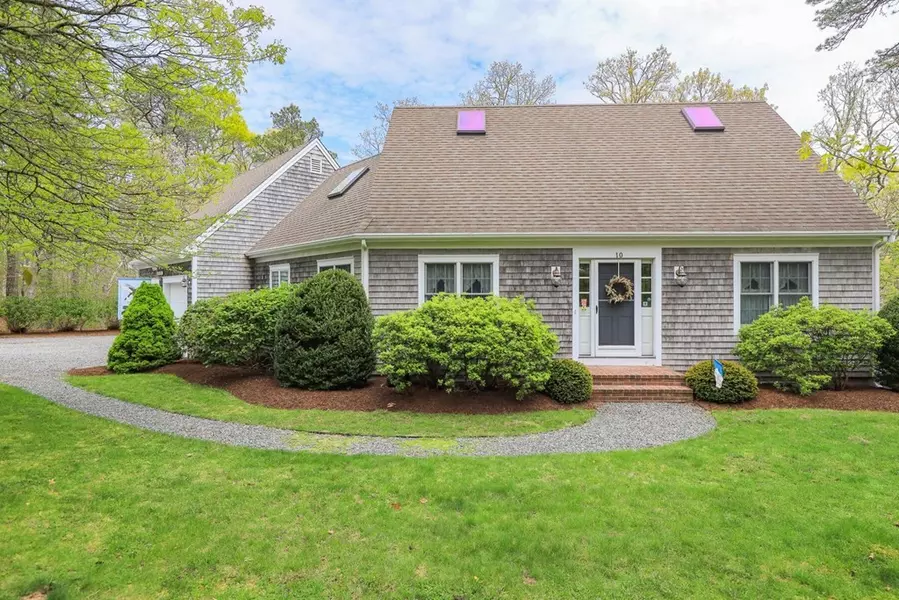 10 Marion Rd, Harwich, MA 02645