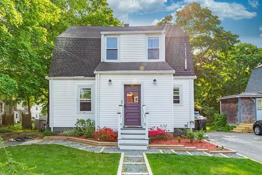 46 Pleasant St, Hanson, MA 02341