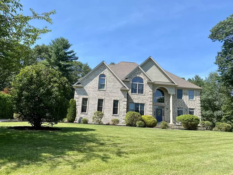 5 Lexington Circle, Southwick, MA 01077