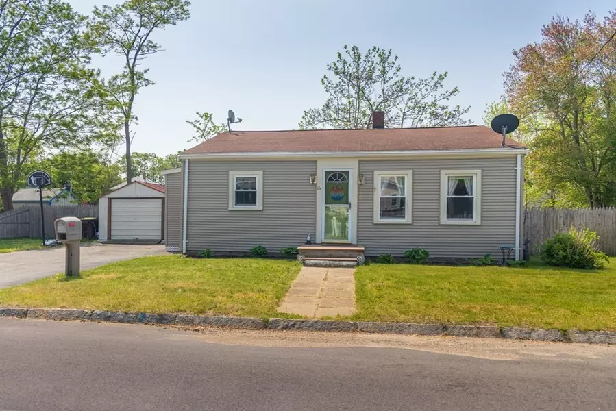 16 Roosevelt St, Acushnet, MA 02743