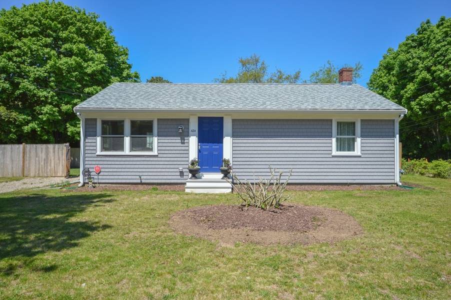 424 Old Barnstable Road, Falmouth, MA 02536