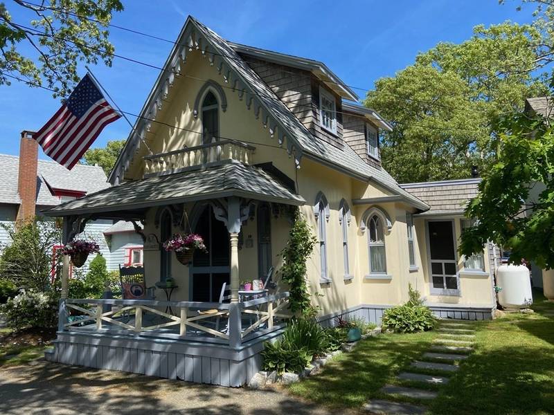 19 Butler Ave, Oak Bluffs, MA 02557