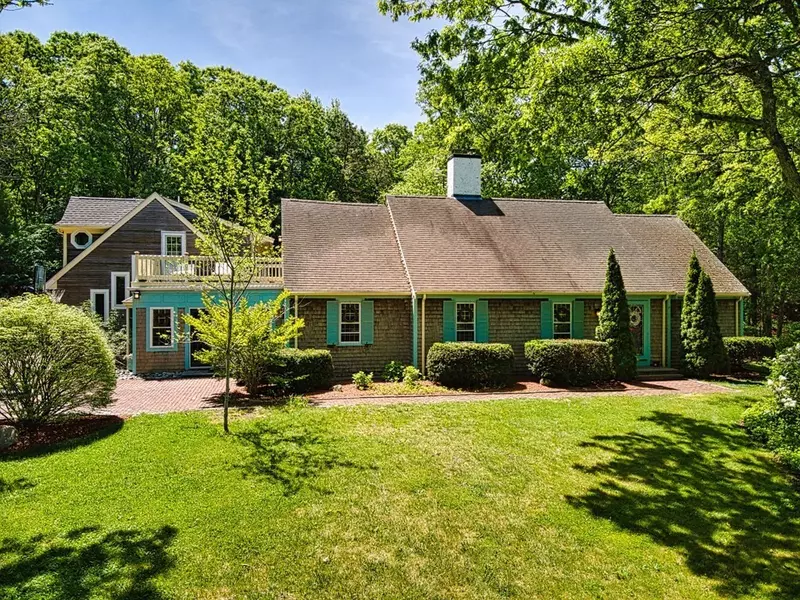 13 Country Farm Rd, Sandwich, MA 02644