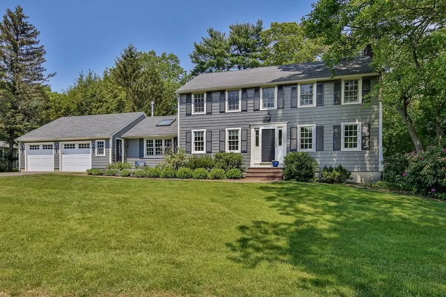 18 Honeysuckle Road, Hamilton, MA 01982