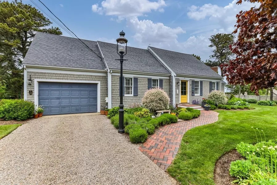 83 Barn Hill Ln, Chatham, MA 02633